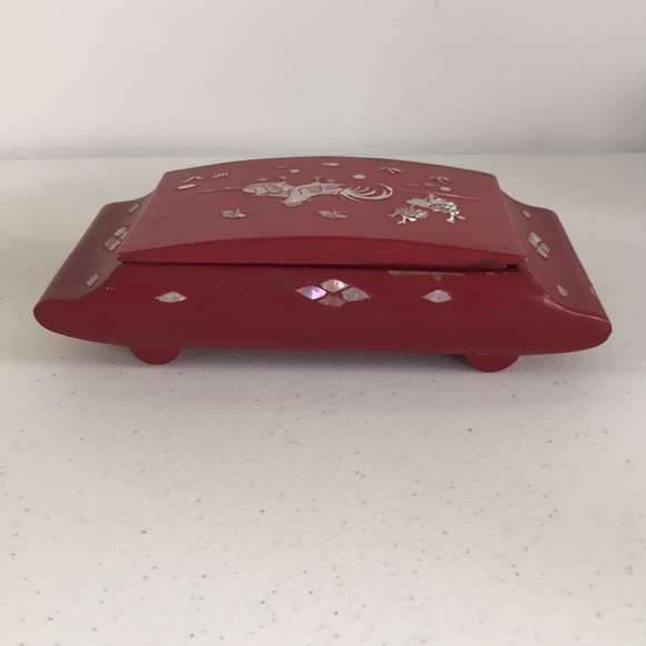 Vintage Oriental Red Lacquer Jewelry Box with Abalone Inlay with Rooster Design - Picture 4 of 14